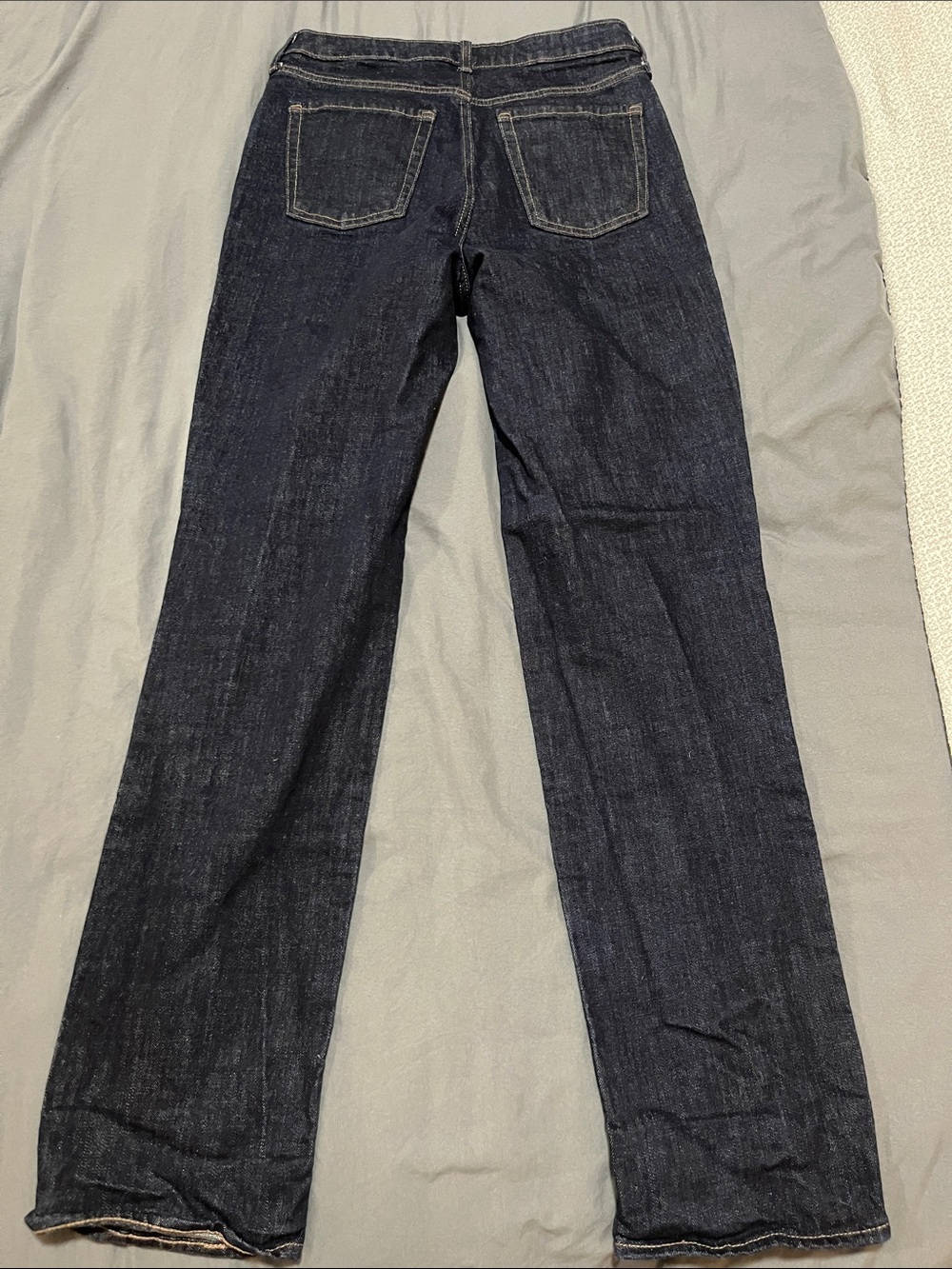 Old Navy Women’s Dark Indigo Straight Jeans - Picture 4 of 5